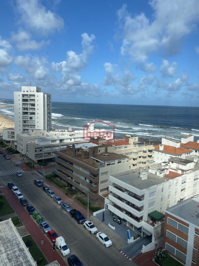 Apartamento ID.166679/Cómodo-y-agradable-apartamento,-muy-cerca-de-la-playa-Brava-al-final-de-la-Av.-Chiverta. - Apartamento en Península de 2 Dormitorios con vista al Mar