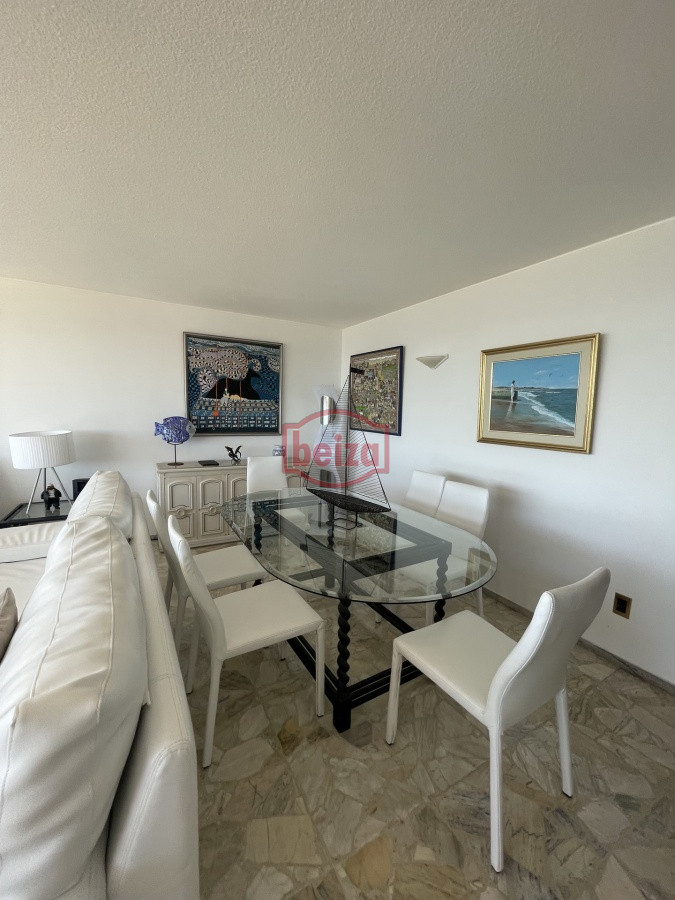 Apartamento ID.20249 - Frente al Mar en Playa Mansa – 3 Dormitorios con Vista Única