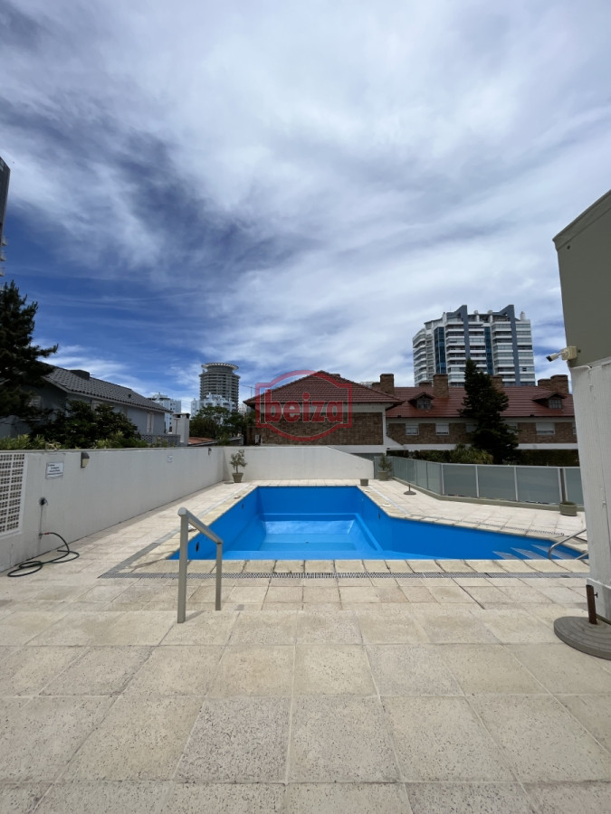 Apartamento ID.165989 - Primera línea de la Mansa. Gran apartamento. 3 Dormitorios y dependencia.