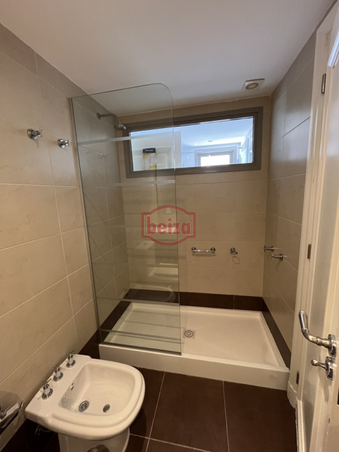 Apartamento ID.161163/Apartamentos-en-Alquiler--Beiza-Propiedades - Imperiale I - 3 dormitorios en suite más servicio (planta esquinera)