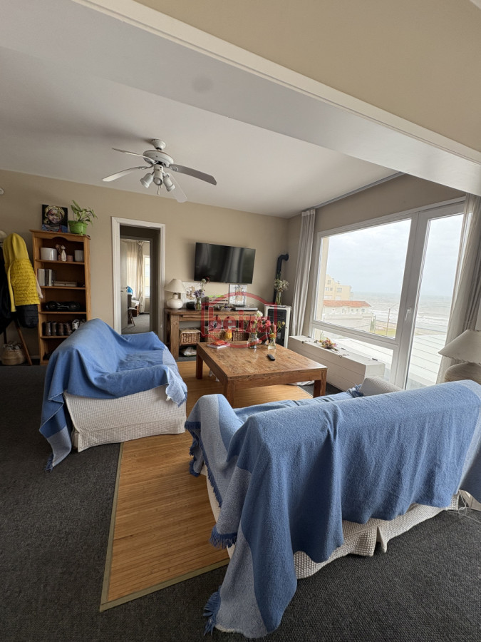 Apartamento ID.166667/Apartamento-frente-al-Mar-en-Playa-Brava - Hermoso apartamento en Punta del Este de tres dormitorios a pasos del mar 