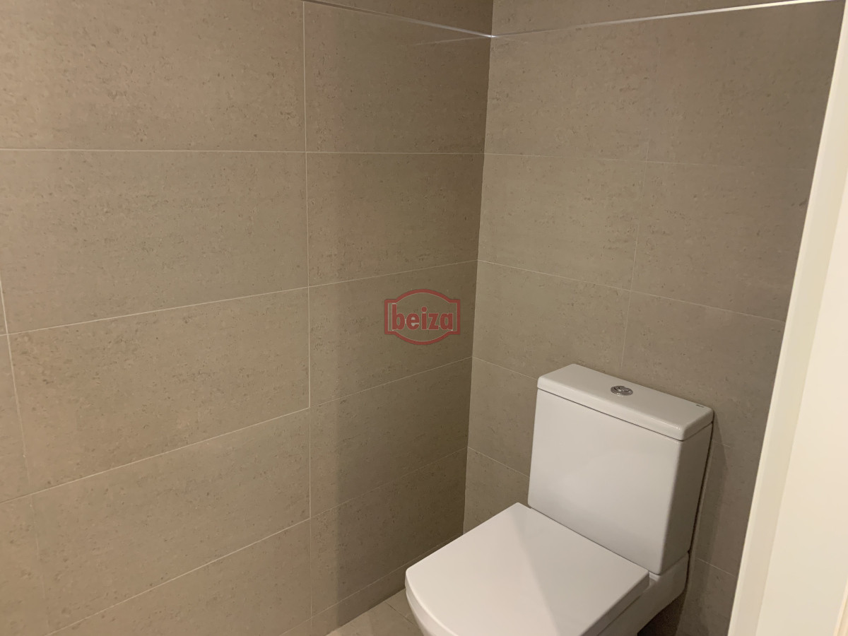 Apartamento ID.166885 - Venta apartamento 3 dormitorios mas servicio playa mansa