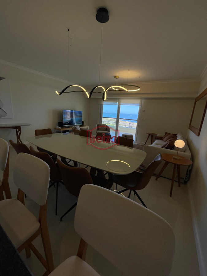 Apartamento ID.166729/Gran-Oportunidad-de-venta,-en-la-zona-del-Puerto-de-Punta-del-Este. - Venta de Penthouse 3 DORMITORIOS con vista al mar