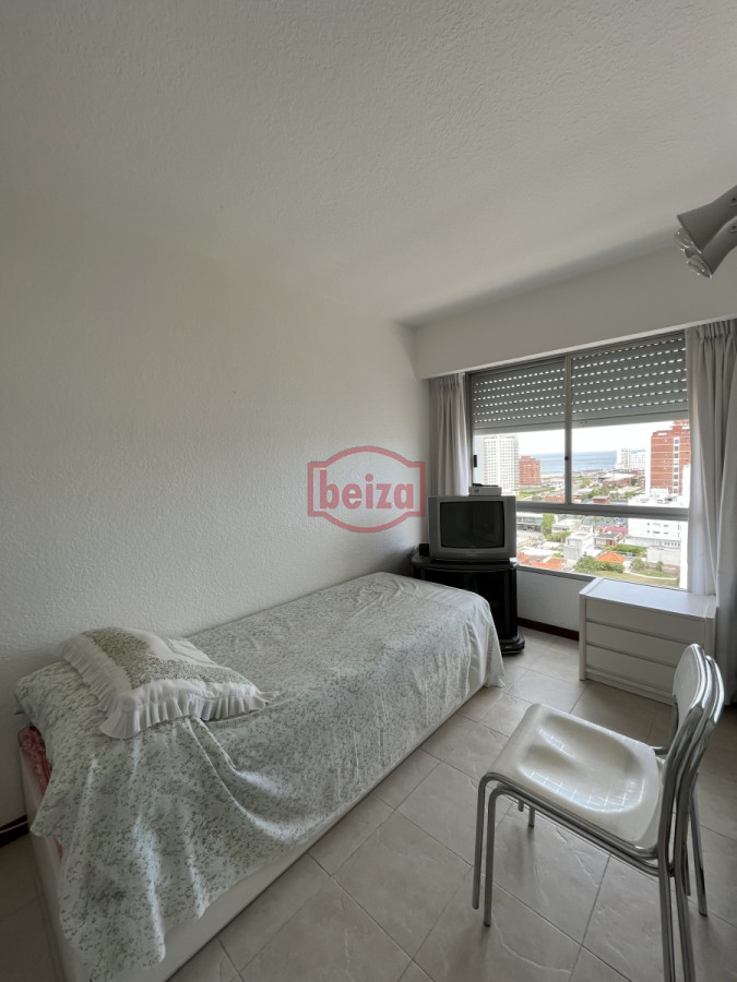 Apartamento ID.165989 - Primera línea de la Mansa. Gran apartamento. 3 Dormitorios y dependencia.