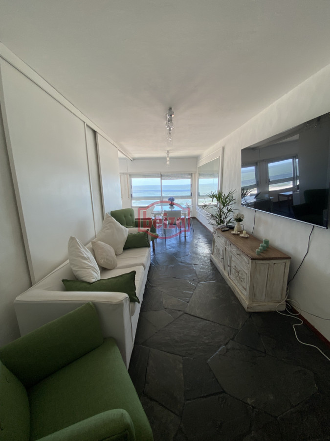 Apartamento ID.166679/Cómodo-y-agradable-apartamento,-muy-cerca-de-la-playa-Brava-al-final-de-la-Av.-Chiverta. - Apartamento en Península de 2 Dormitorios con vista al Mar