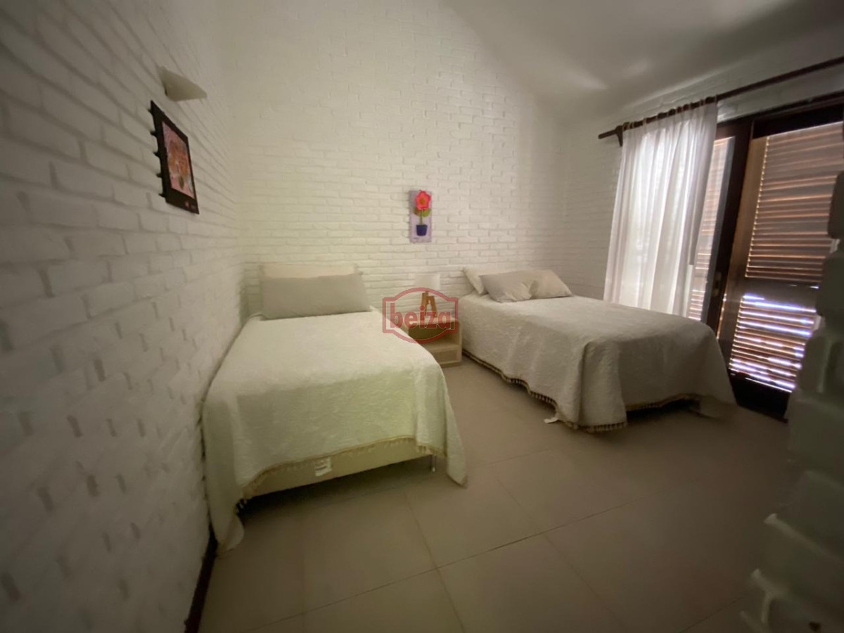 Casa ID.163129/Casa-en-Mansa,-5-dormitorios-* - casa muy bien ubicada en alquiler