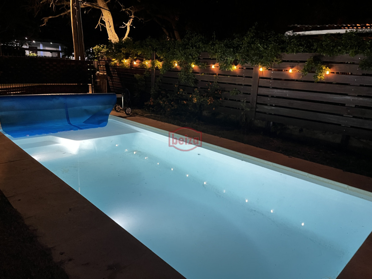 Alquiler casa con piscina 3 dormitorios mas play room Cantegril Punta del Este - BZA166974C