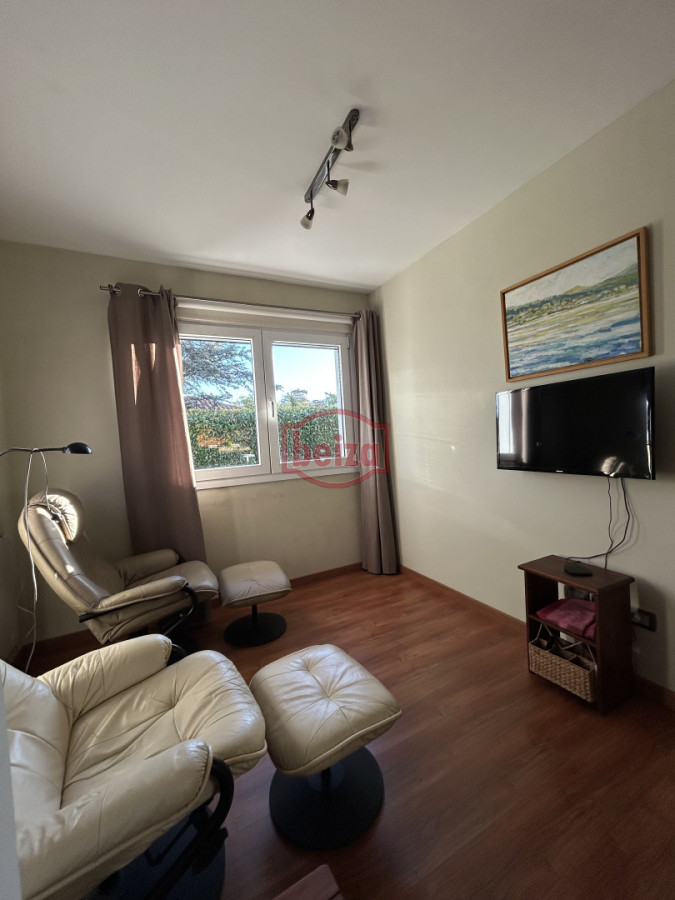 Casa ID.165932 - Venta. Playa Mansa. 3 Dormitorios. Excelente calidad constructiva.