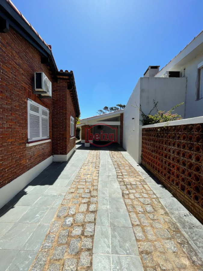 Casa ID.163155/Casa-en-Mansa,-4-dormitorios-* - Casa en Mansa - Pda 11 - 4 dormitorios 4 baños