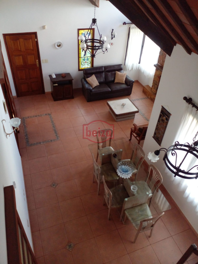 Casa ID.165809/VENDE-CHALET-TRES-DORMITORIOS-,-DOS-BAÑOS-Y-DORMITORIO-Y-BAÑO-DE-SERVICIO- - casa en venta
