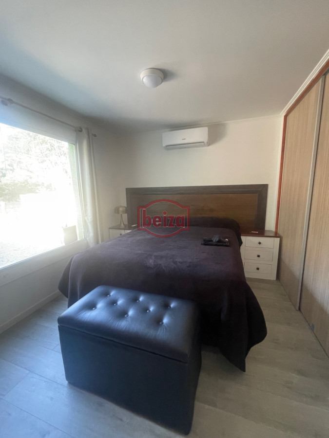 Casa ID.166425/Alquiler-y-venta-de-casa-de-2-dormitorios-en-Punta-del-Este - Casa de 3 Dormitorios y 2 Baños en Parque Burnett