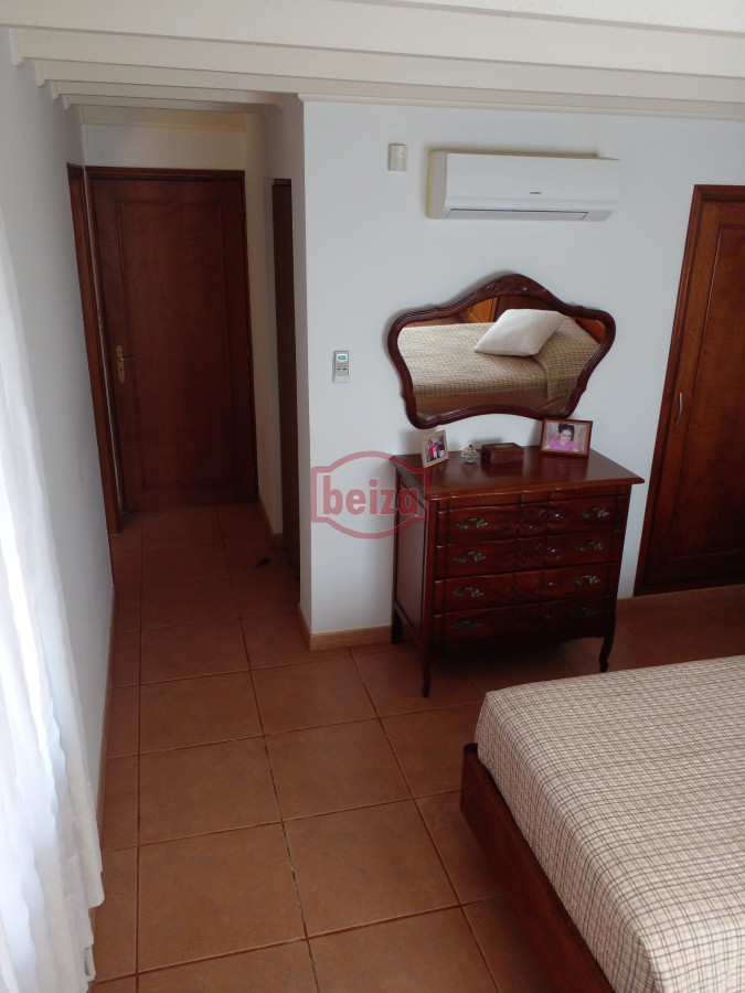 Casa ID.165809/VENDE-CHALET-TRES-DORMITORIOS-,-DOS-BAÑOS-Y-DORMITORIO-Y-BAÑO-DE-SERVICIO- - casa en venta