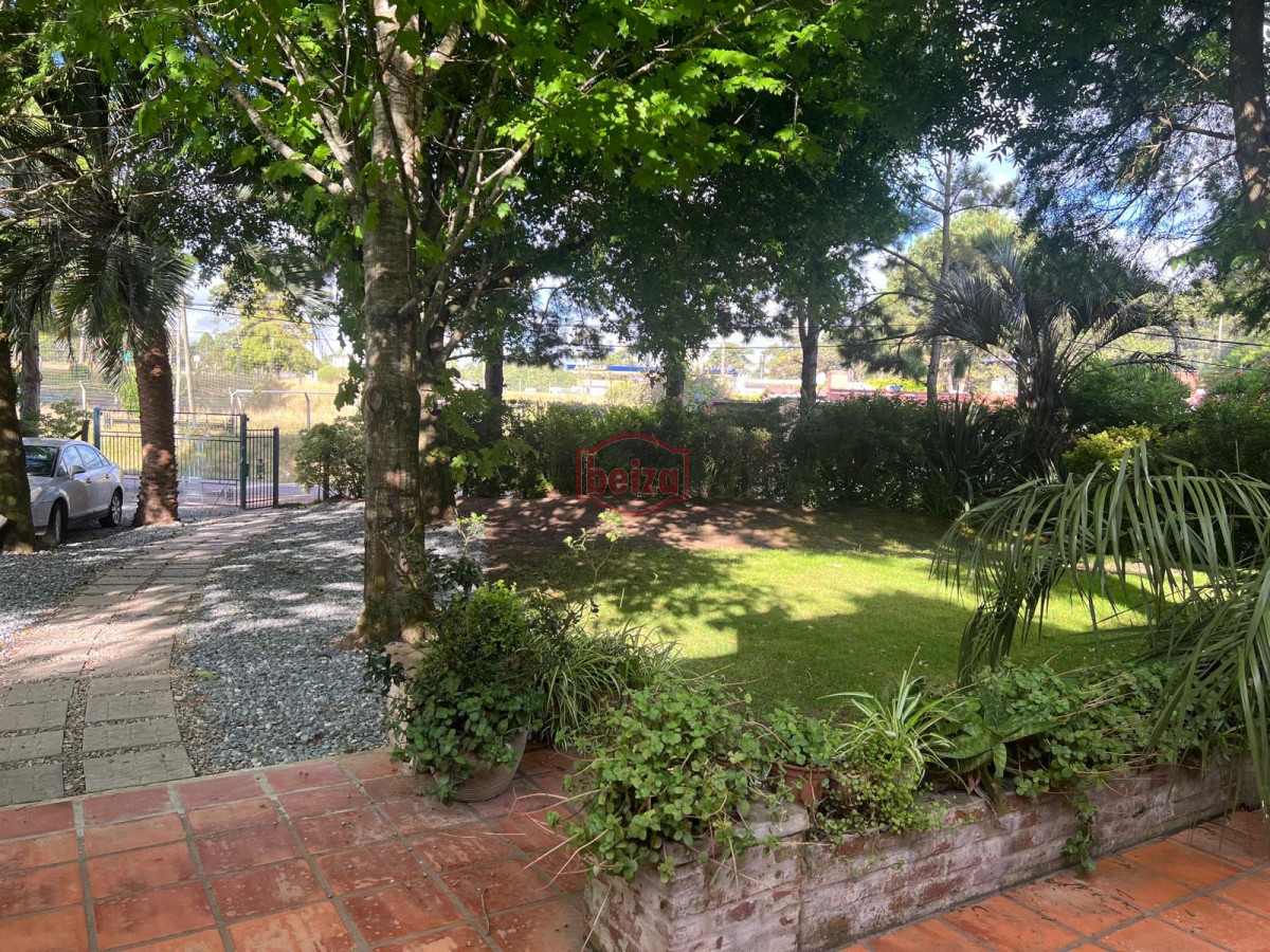 Casa ID.163162/Casa-en-Mansa--Pda-11--4-dormitorios-4-baños - Hermosa casa de 4 Dormitorios y 3 Baños