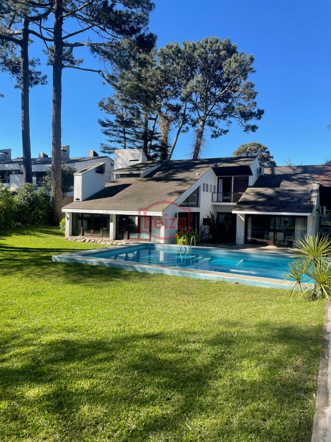 Casa ID.164665 - Amplia casa de 7 dormitorios en Punta del Este