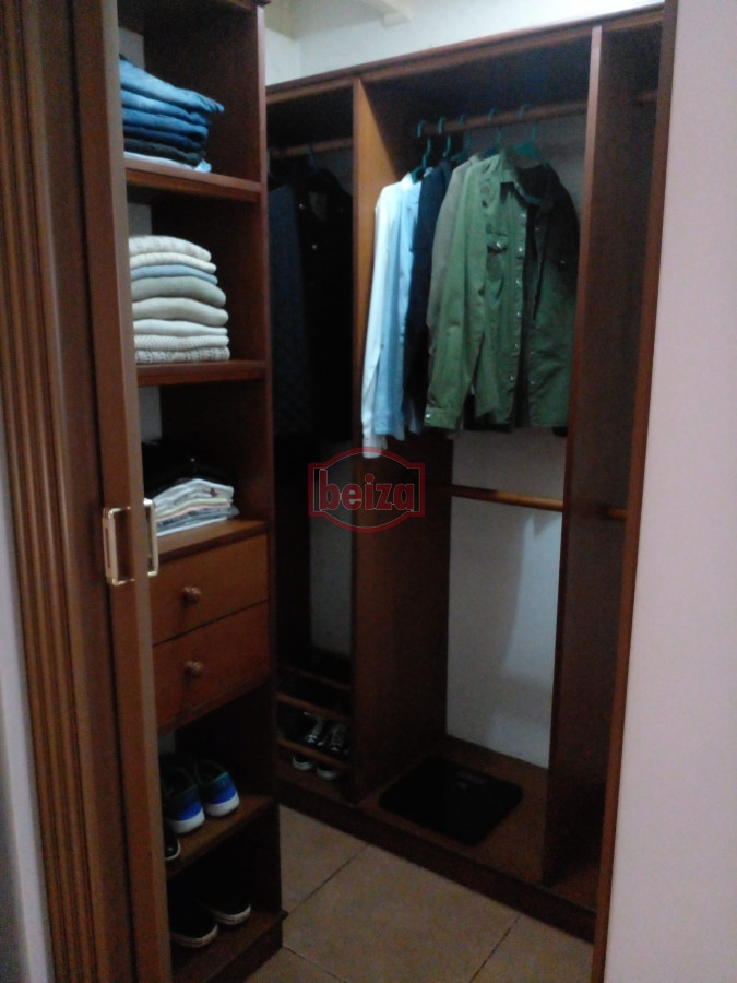 Casa ID.165809/VENDE-CHALET-TRES-DORMITORIOS-,-DOS-BAÑOS-Y-DORMITORIO-Y-BAÑO-DE-SERVICIO- - casa en venta