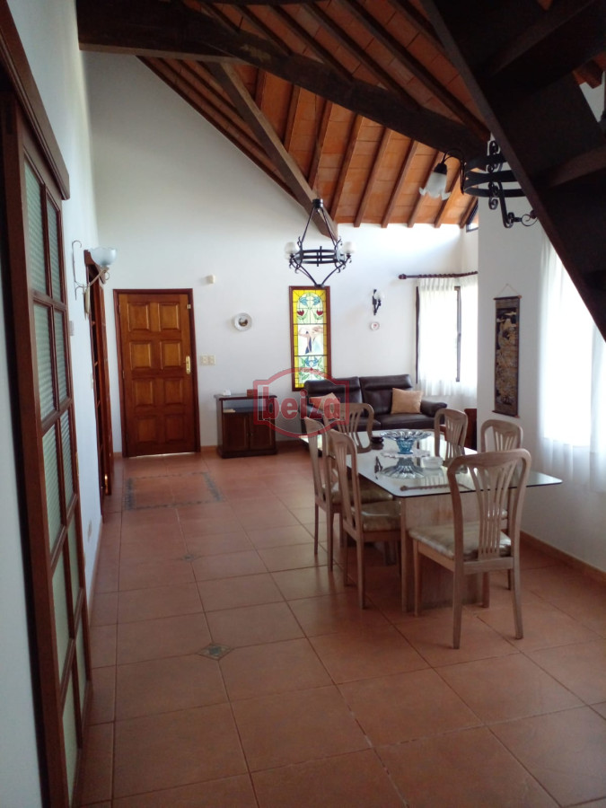 Casa ID.165809/VENDE-CHALET-TRES-DORMITORIOS-,-DOS-BAÑOS-Y-DORMITORIO-Y-BAÑO-DE-SERVICIO- - casa en venta