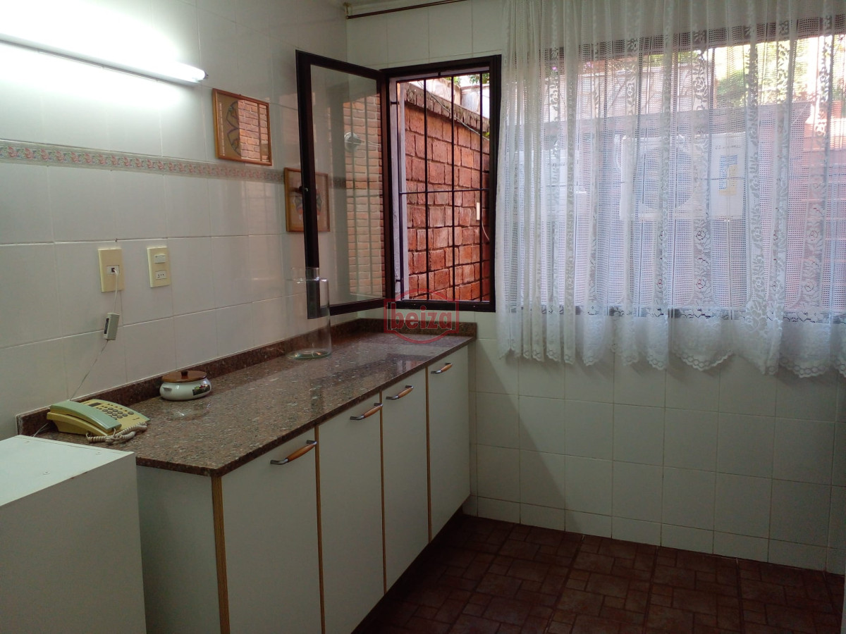 Casa ID.165809/VENDE-CHALET-TRES-DORMITORIOS-,-DOS-BAÑOS-Y-DORMITORIO-Y-BAÑO-DE-SERVICIO- - casa en venta