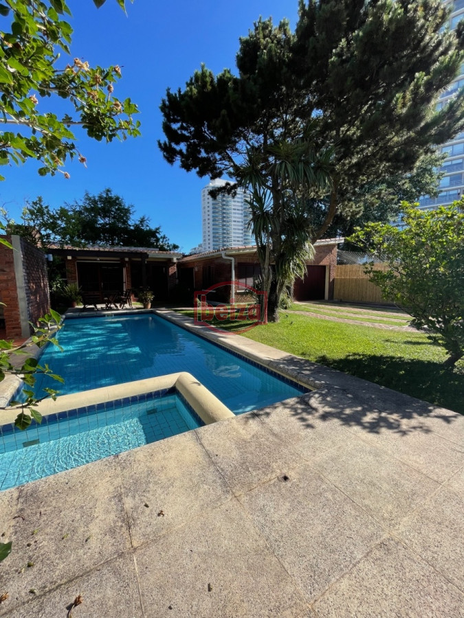 Casa ID.165431 - CASA CON PILETA EN MANSA