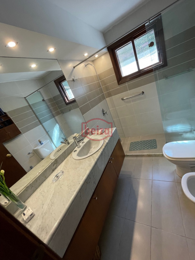 Casa ID.163165/Hermosa-casa-de-4-Dormitorios-y-3-Baños - Alquiler enero casa de 4 dormitorios *