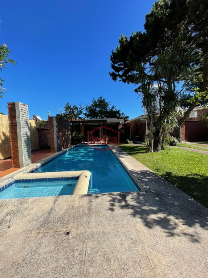 Casa ID.165431 - CASA CON PILETA EN MANSA