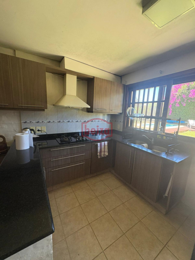 Casa ID.167008/mansa-una-cuadra-del-mar - Alquiler amplia casa 5 dormitorios