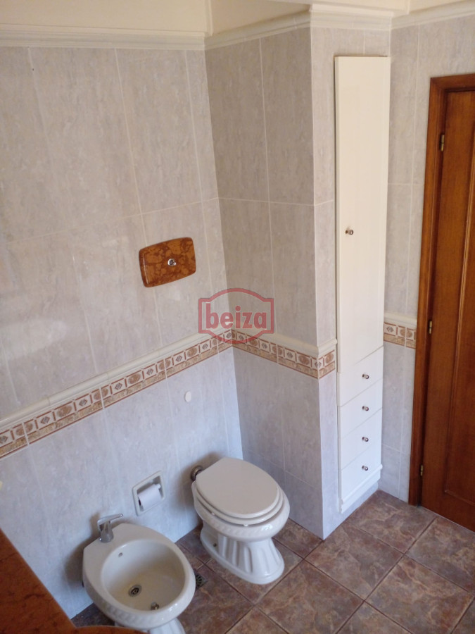 Casa ID.165809/VENDE-CHALET-TRES-DORMITORIOS-,-DOS-BAÑOS-Y-DORMITORIO-Y-BAÑO-DE-SERVICIO- - casa en venta