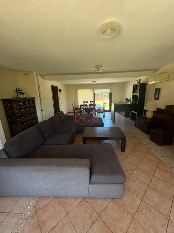 Casa ID.167008/mansa-una-cuadra-del-mar - Alquiler amplia casa 5 dormitorios