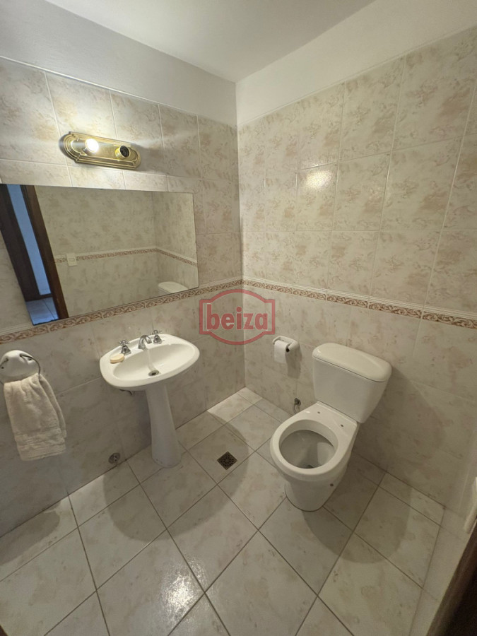 Casa ID.167008/mansa-una-cuadra-del-mar - Alquiler amplia casa 5 dormitorios