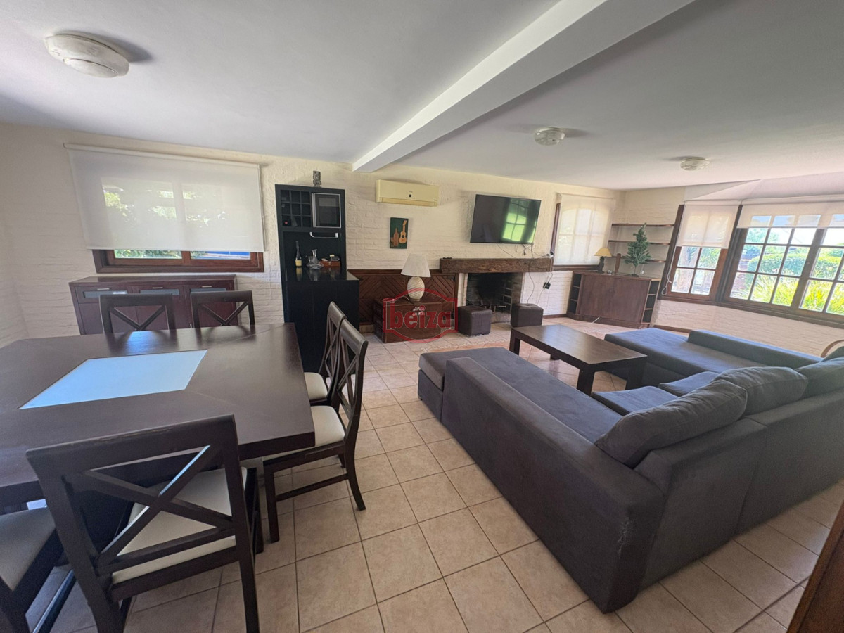 Casa ID.167008/mansa-una-cuadra-del-mar - Alquiler amplia casa 5 dormitorios