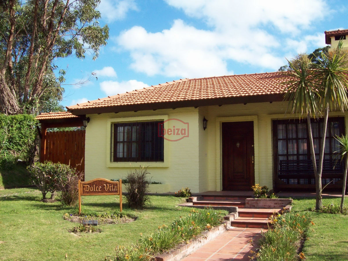 Casa ID.163284/Muy-linda-casa-en-Golf - Mansa. Casa 3 Dormitorios con Apartamento de huéspedes. Piscina.