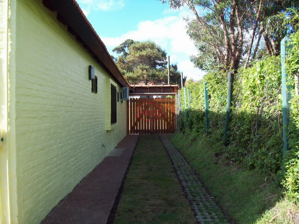 Casa ID.163284/Muy-linda-casa-en-Golf - Mansa. Casa 3 Dormitorios con Apartamento de huéspedes. Piscina.