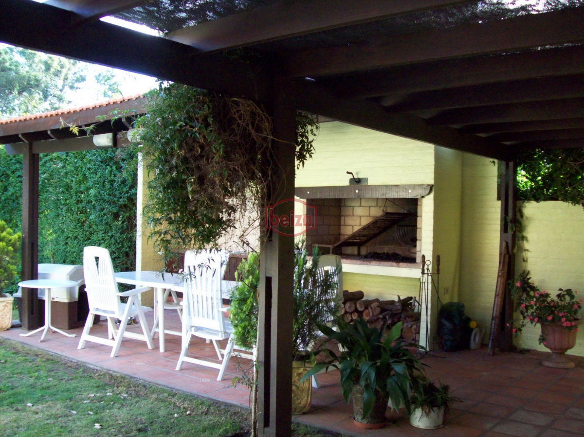 Casa ID.163284/Muy-linda-casa-en-Golf - Mansa. Casa 3 Dormitorios con Apartamento de huéspedes. Piscina.