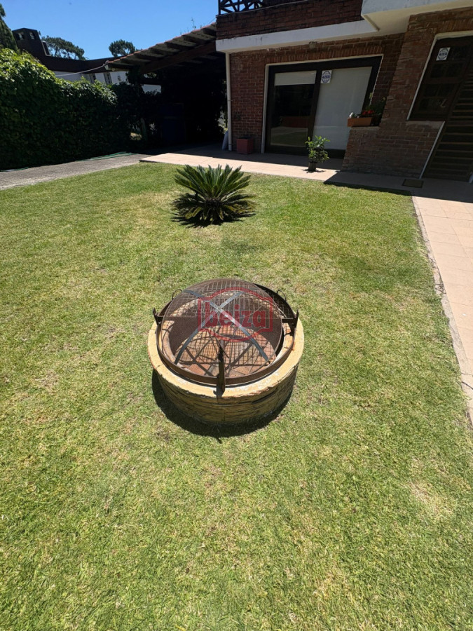 Casa ID.167008/mansa-una-cuadra-del-mar - Alquiler amplia casa 5 dormitorios