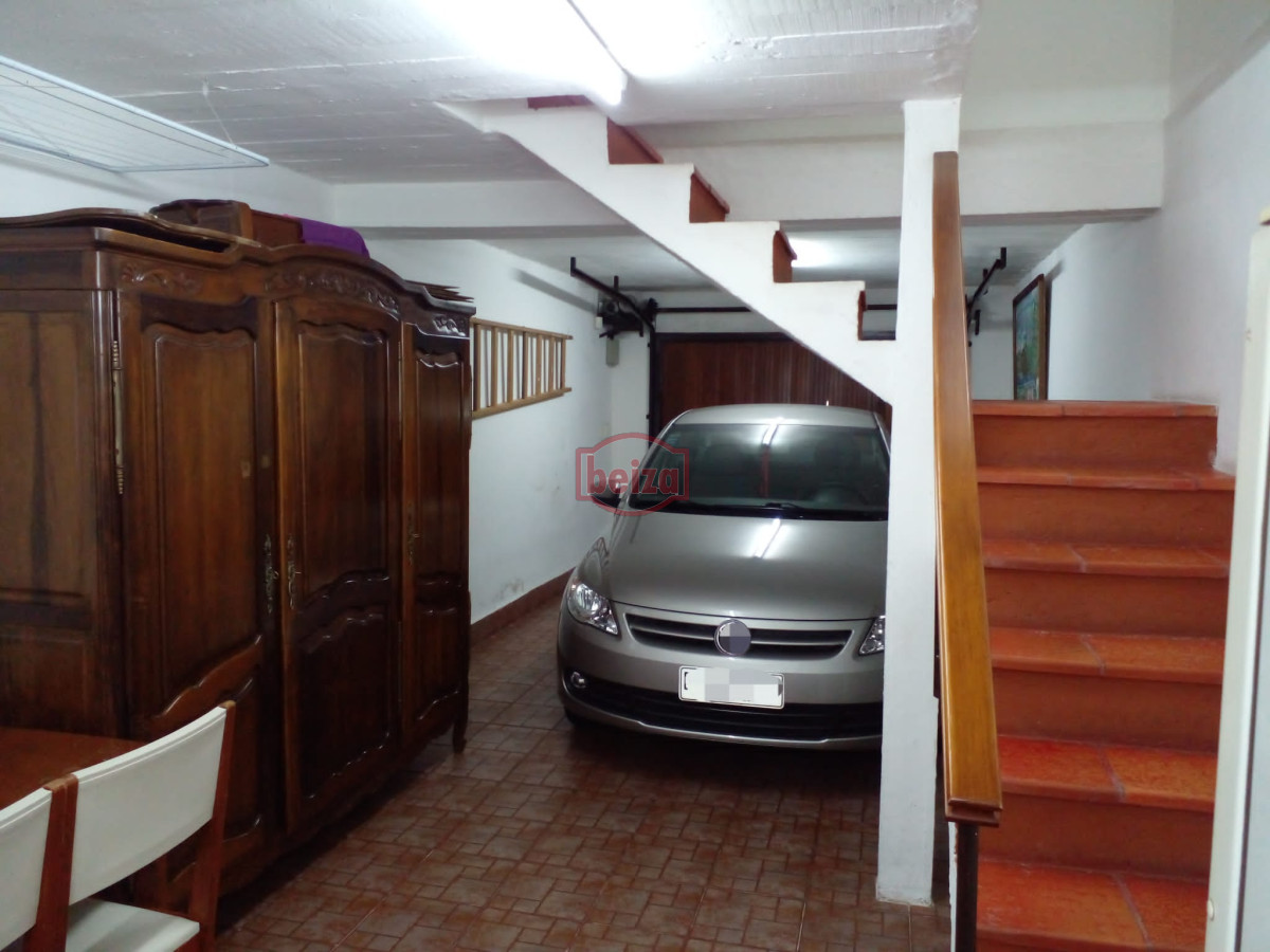 Casa ID.165809/VENDE-CHALET-TRES-DORMITORIOS-,-DOS-BAÑOS-Y-DORMITORIO-Y-BAÑO-DE-SERVICIO- - casa en venta