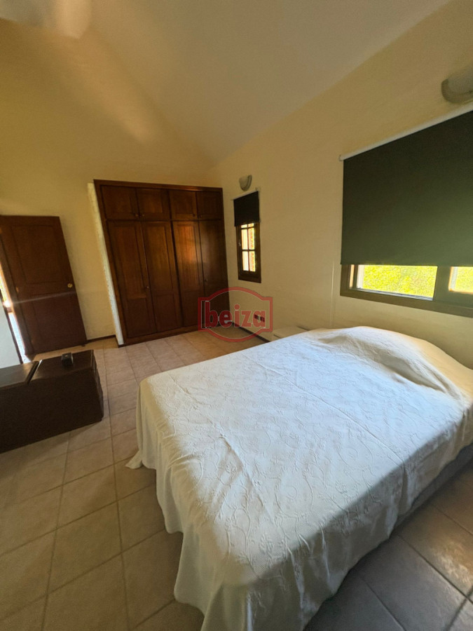 Casa ID.167008/mansa-una-cuadra-del-mar - Alquiler amplia casa 5 dormitorios