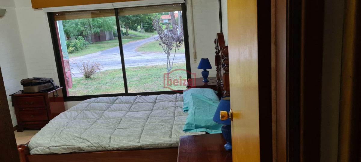 Casa ID.165364/Casa-de-5-dormitorios-en-Montoya,-Punta-del-Este - Venta  en paradas Mansa