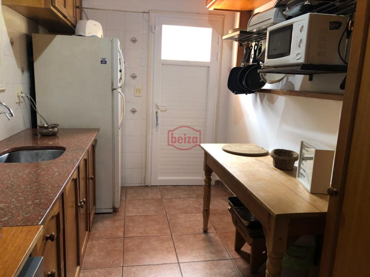 Casa ID.163166/Hermosa-casa-de-4-Dormitorios-y-3-Baños - Alquiler casa de 3 domitorios