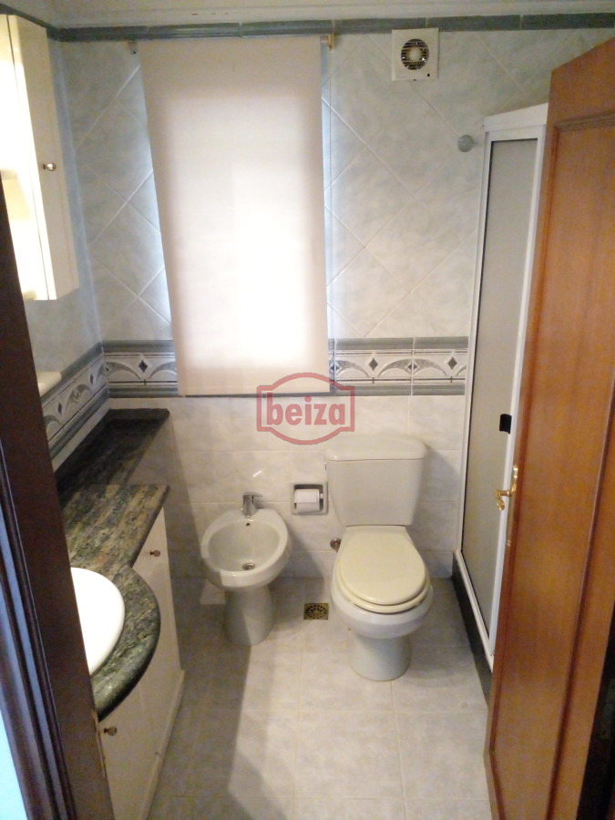Casa ID.165809/VENDE-CHALET-TRES-DORMITORIOS-,-DOS-BAÑOS-Y-DORMITORIO-Y-BAÑO-DE-SERVICIO- - casa en venta