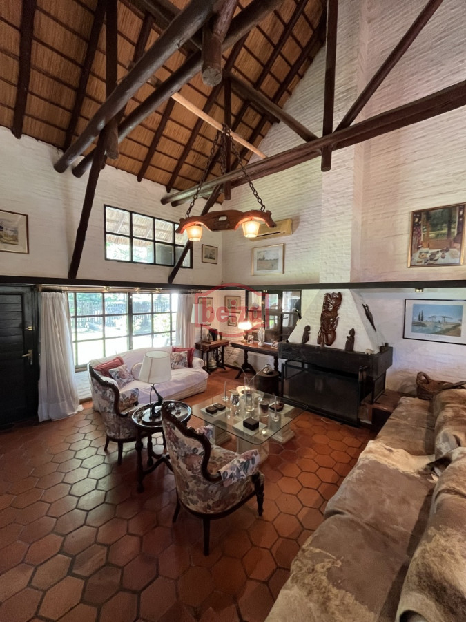 Casa ID.165902/Casa-en-Roosevelt,-4-dormitorios-* - Casa en venta- Pinares