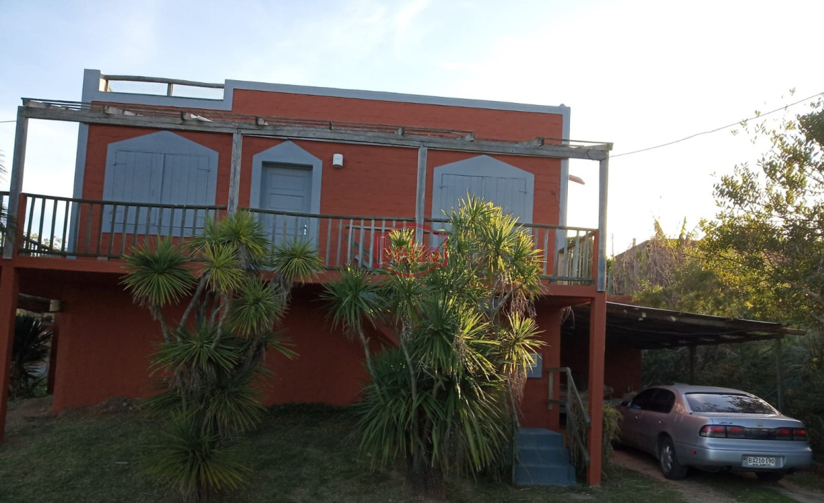 Casa ID.165770/Casa-con-vista-a-Laguna-del-Diario,-3-dormitorios-más-dependencia-y-piscina - Altos de Punta Piedras, Manantiales. 4 dormitorios. Vista al mar.