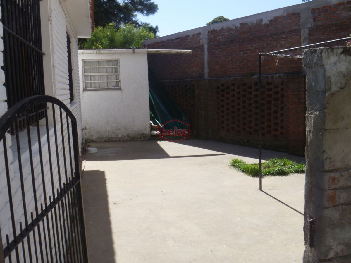 Casa ID.163350/Casa-en-venta-en-zona-cantegril - Casa en Roosevelt, 4 dormitorios *