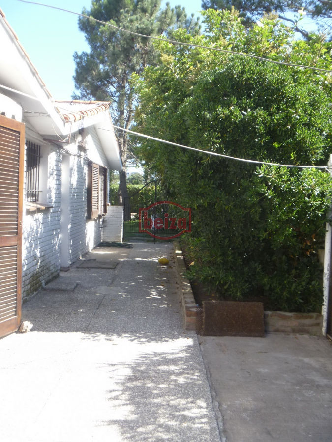 Casa ID.163350/Casa-en-venta-en-zona-cantegril - Casa en Roosevelt, 4 dormitorios *