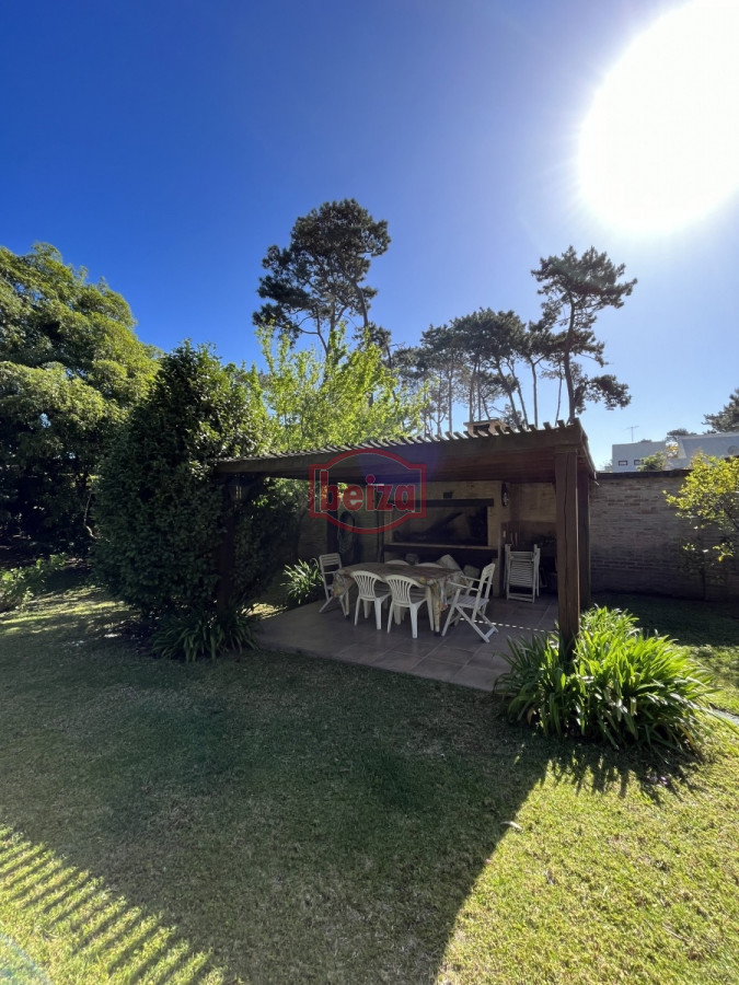 Casa ID.165902/Casa-en-Roosevelt,-4-dormitorios-* - Casa en venta- Pinares