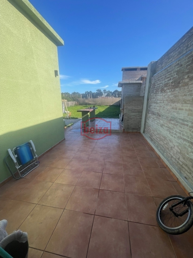 Casa ID.166425/Alquiler-y-venta-de-casa-de-2-dormitorios-en-Punta-del-Este - Casa de 3 Dormitorios y 2 Baños en Parque Burnett