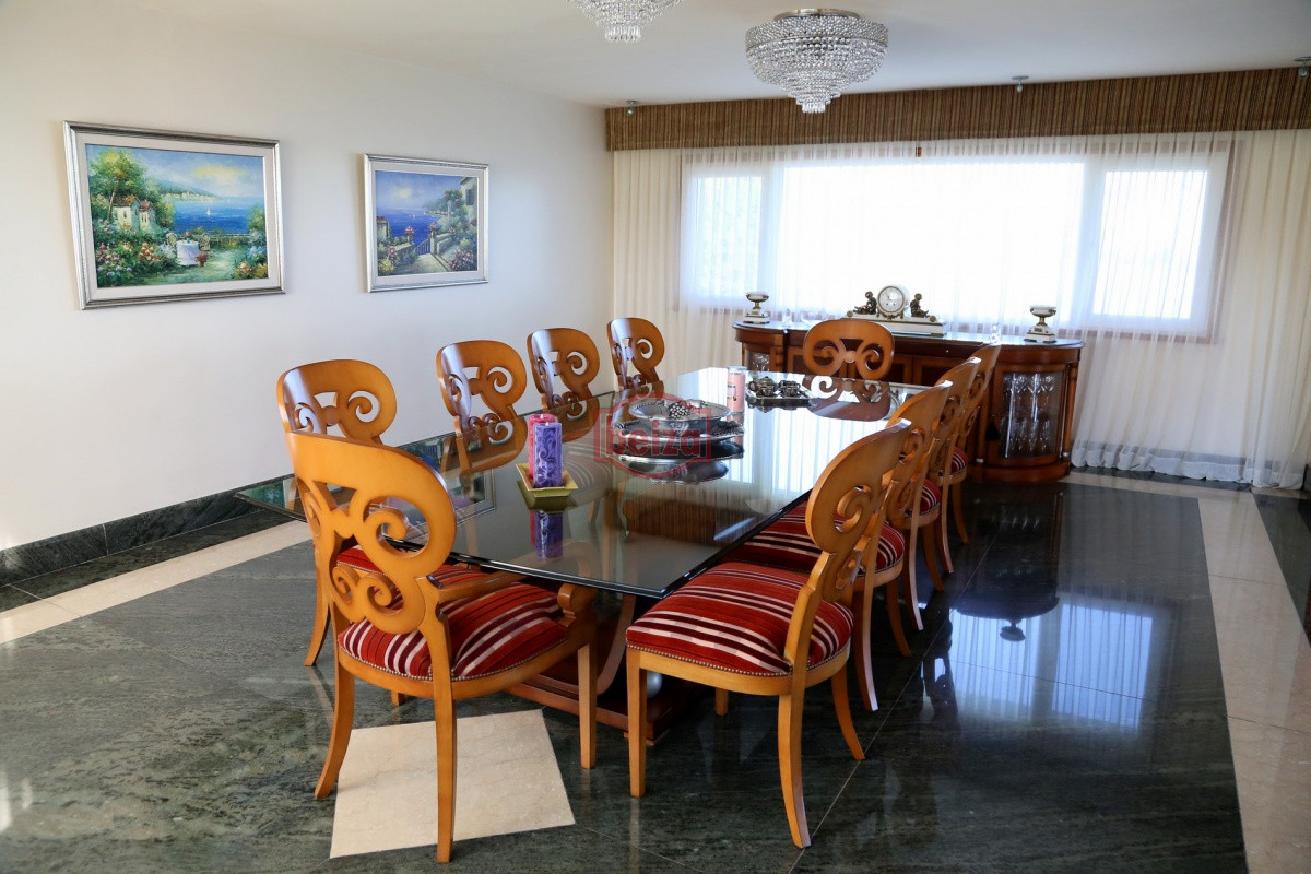 Casa ID.163770/Excelente-casa-moderna-en-Tio-tom,-pegada-al-mar - EXCLUSIVA PROPIEDAD Frente a la bahía, en lo alto y con una vista majestuosa al atardecer.