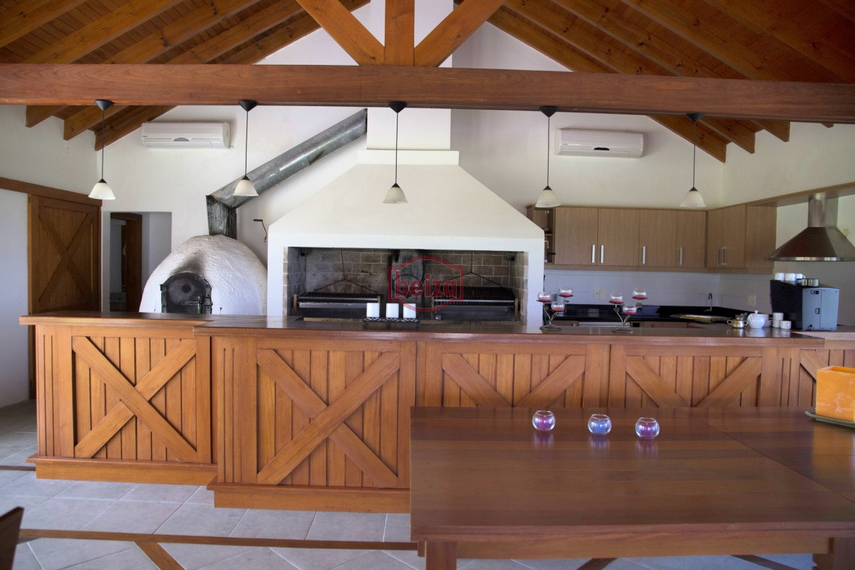 Casa ID.163770/Excelente-casa-moderna-en-Tio-tom,-pegada-al-mar - EXCLUSIVA PROPIEDAD Frente a la bahía, en lo alto y con una vista majestuosa al atardecer.