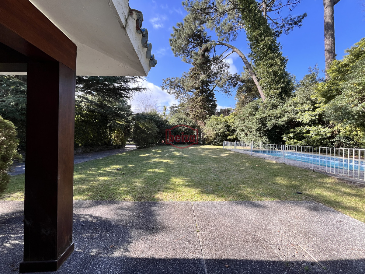 Casa ID.166840/Venta-de-Casa-4-dormitorios-en-Portezuelo,-Punta-del-Este. - Venta casa 5 dormitorios en Playa Mansa Punta del Este