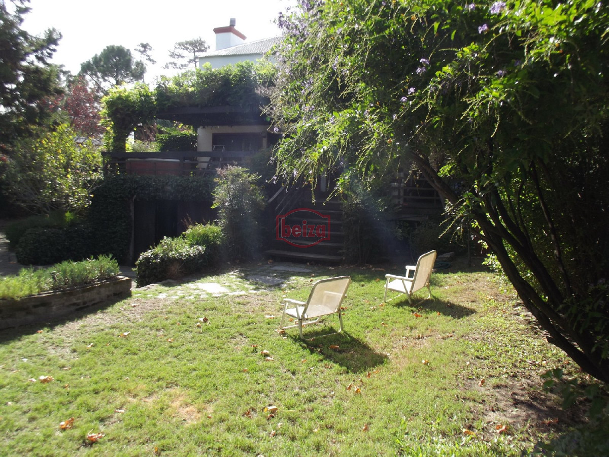 Casa ID.163566/Muy-buena-ubicación-a-metros-de-la-costa - Pinares - Casa de  4 dormitorios