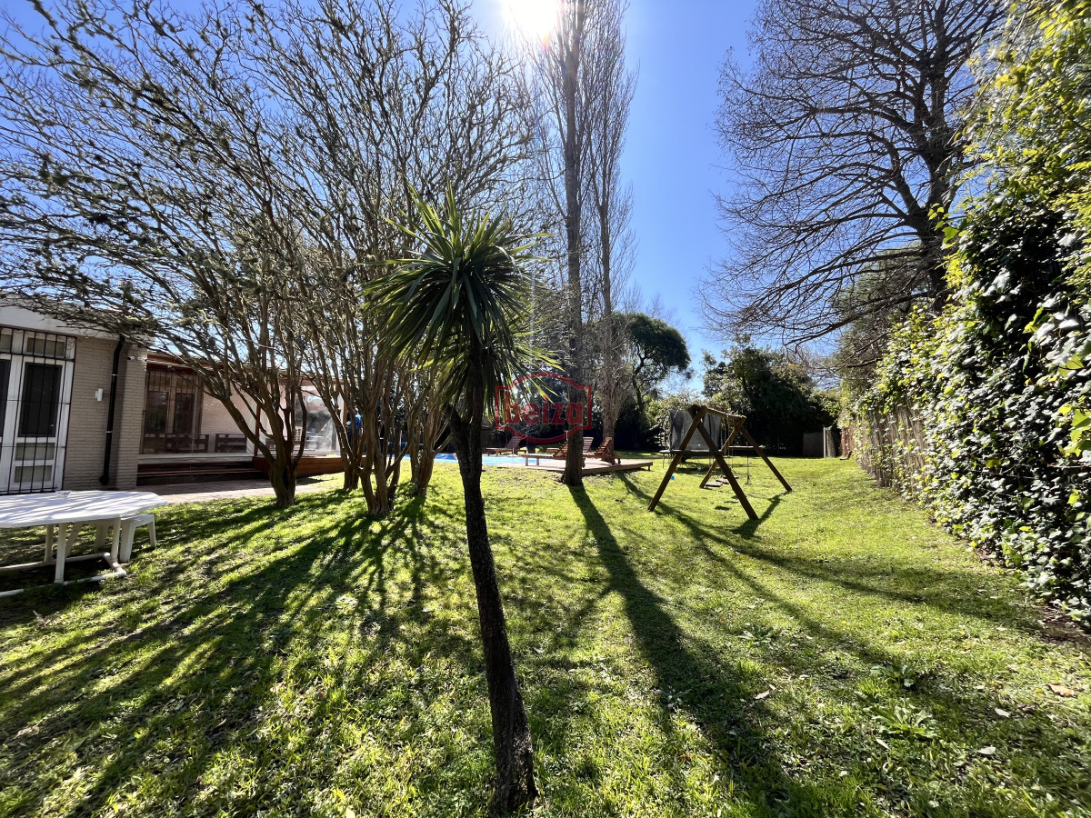Casa ID.166852/Venta-casa-5-dormitorios-en-Playa-Mansa-Punta-del-Este - Venta casa 4 dormitorios Barrio Golf Punta del Este