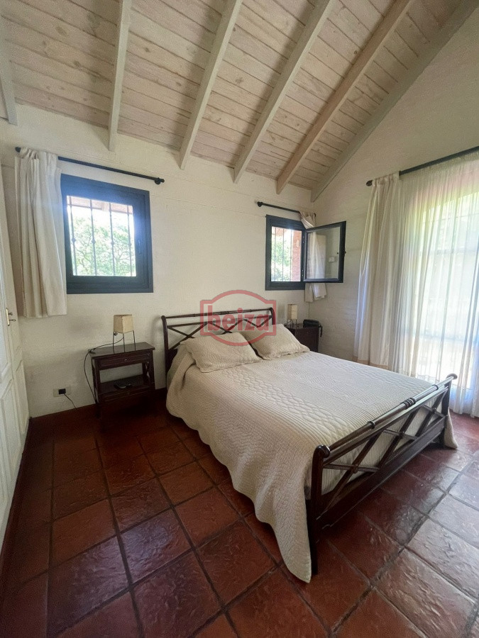 Casa ID.163182/Casa-en-venta-en-playa-Brava-a-solo-100-mts-del-mar.-4-dormitorios- -dep. - venta chalet Golf. 4 Dormitorios,  piscina.